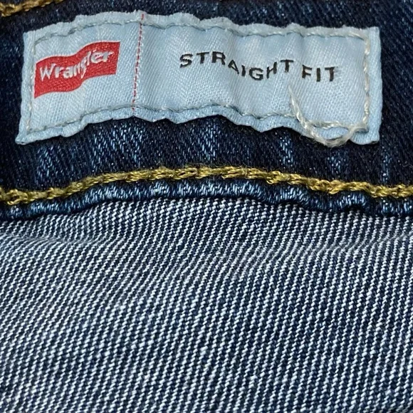Wrangler Straight Fit Dark Wash Denim Jeans Men’s 34x32 Classic Workwear Casual - Picture 2 of 8